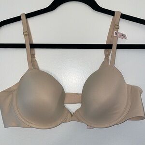 NWT Victoria’s Secret Nude 36B seamless lightly lined Demi bra